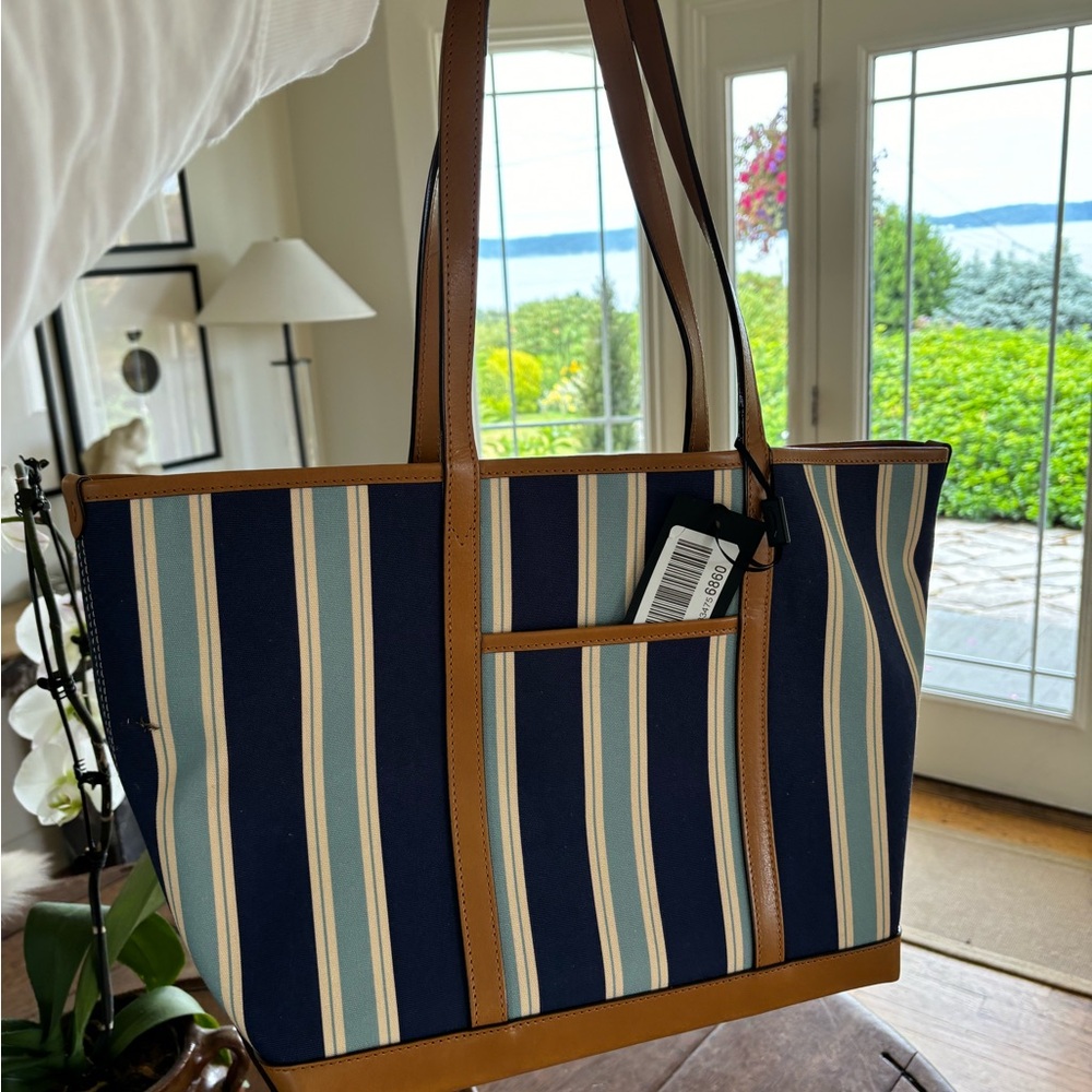 MARK CROSS The Essentials Tote Blue
Stripe / Luggage /Purse Navy - NEW